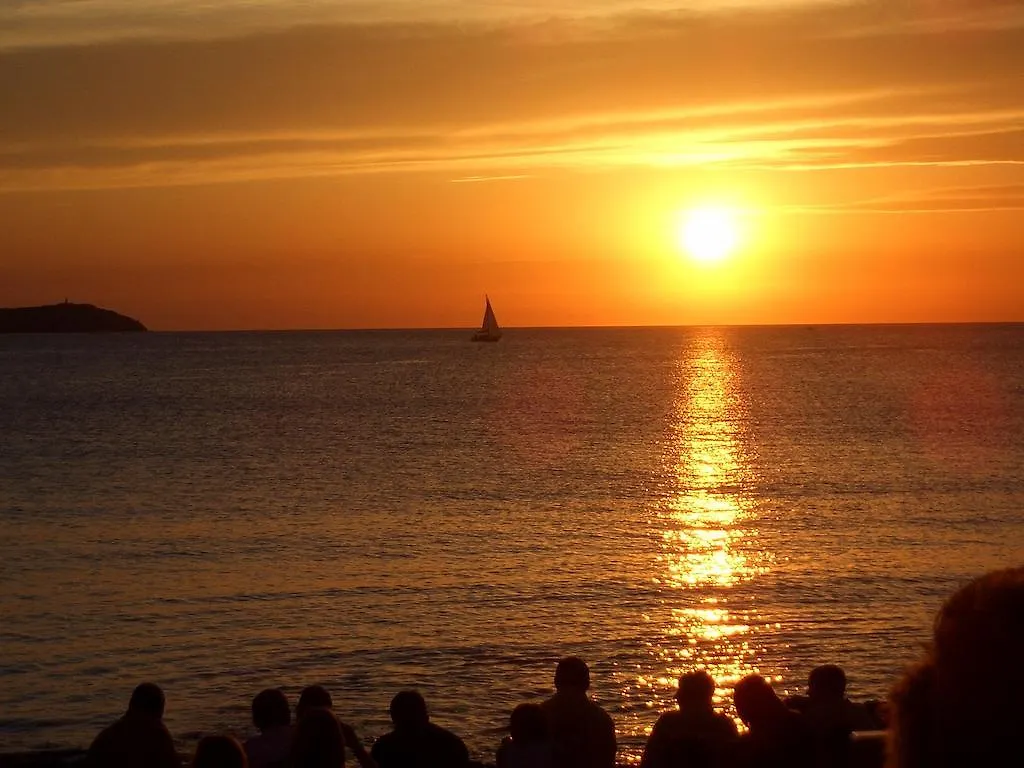 Hostal Cervantes San Antonio  Guest house San Antonio (Ibiza)